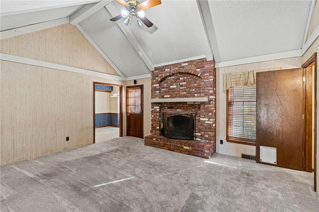 523 Lancelot Drive, Liberty, MO 64068