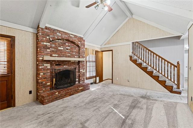 523 Lancelot Drive, Liberty, MO 64068