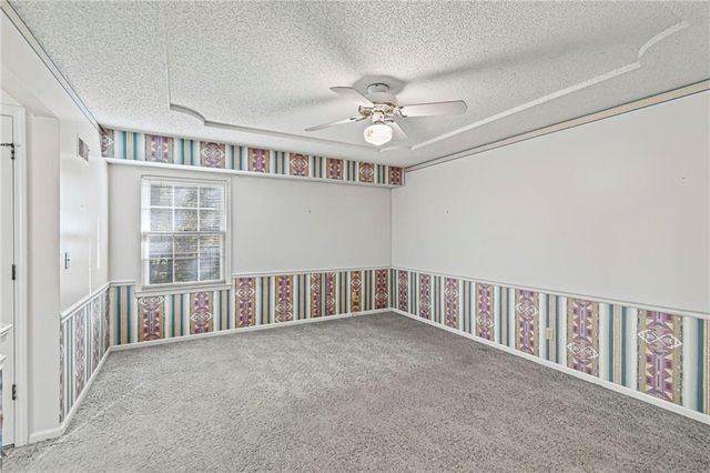 523 Lancelot Drive, Liberty, MO 64068