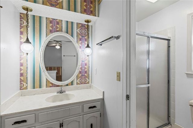 523 Lancelot Drive, Liberty, MO 64068