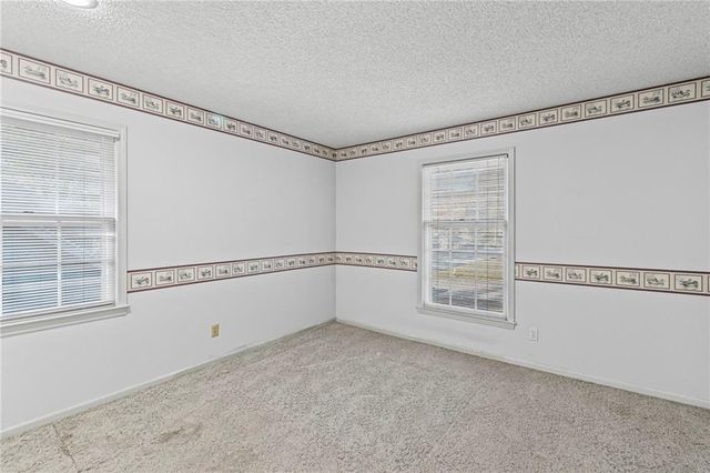 523 Lancelot Drive, Liberty, MO 64068