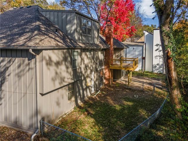 523 Lancelot Drive, Liberty, MO 64068