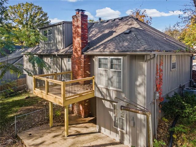 523 Lancelot Drive, Liberty, MO 64068