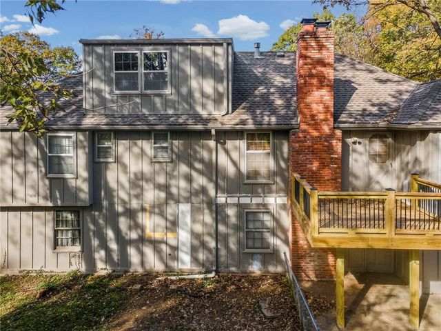 523 Lancelot Drive, Liberty, MO 64068