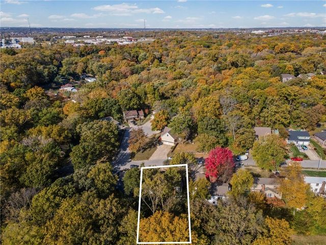 523 Lancelot Drive, Liberty, MO 64068