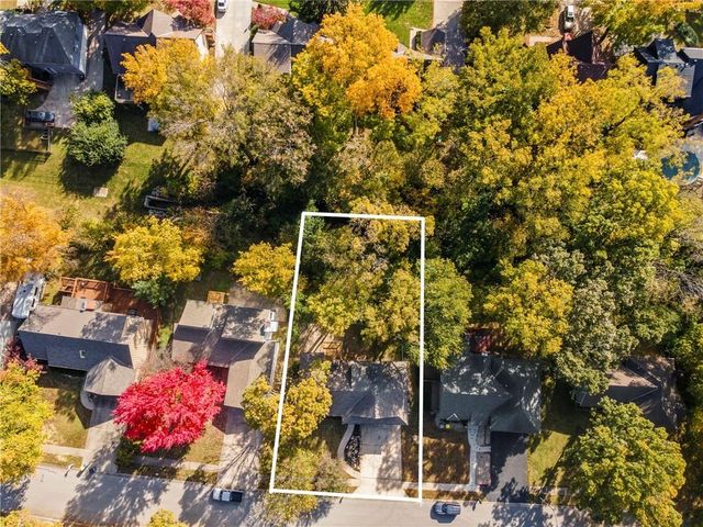 523 Lancelot Drive, Liberty, MO 64068