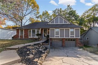 523 Lancelot Drive, Liberty, MO 64068