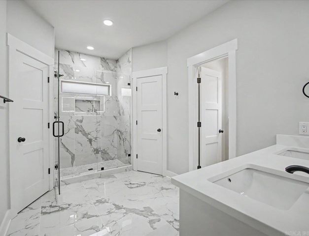 111 Glock Lane, Hot Springs, AR 71913