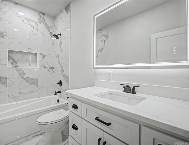 111 Glock Lane, Hot Springs, AR 71913