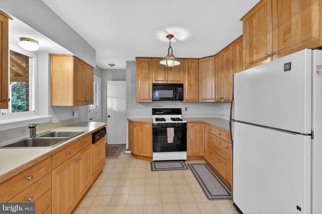 6001 DINWIDDIE ST, Springfield, VA 22150