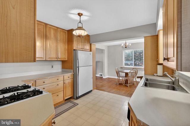 6001 DINWIDDIE ST, Springfield, VA 22150