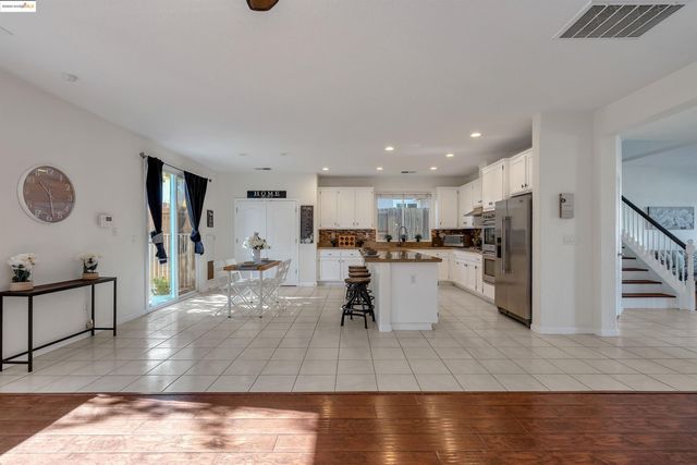 166 Rangewood Dr, Pittsburg, CA 94565