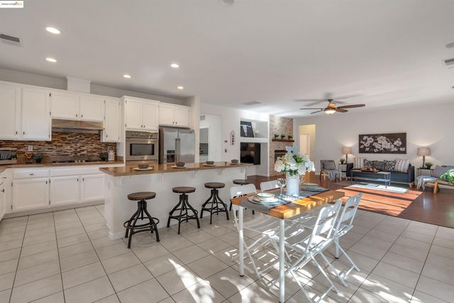 166 Rangewood Dr, Pittsburg, CA 94565