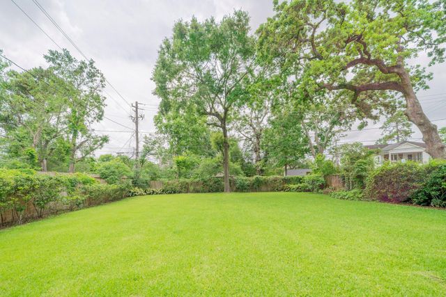 1415 Sue Barnett Drive, Houston, TX 77018