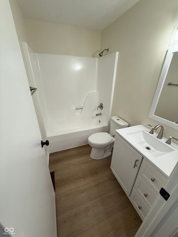 1348 Secretariat Lane, Indianapolis, IN 46217