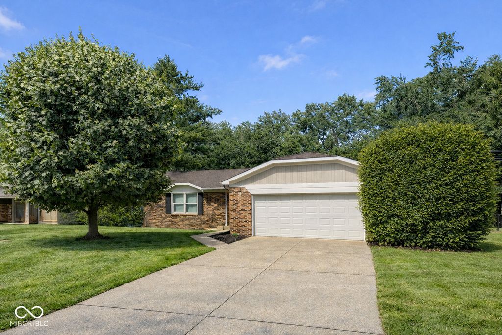 1348 Secretariat Lane, Indianapolis, IN 46217