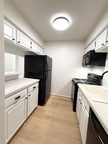 1860 White Oak Drive 376, Houston, TX 77009