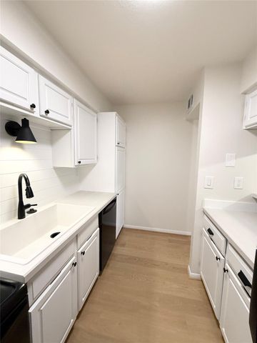 1860 White Oak Drive 376, Houston, TX 77009
