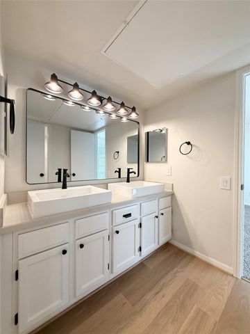 1860 White Oak Drive 376, Houston, TX 77009
