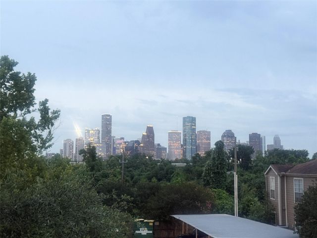 1860 White Oak Drive 376, Houston, TX 77009