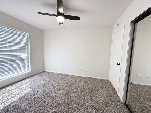 1860 White Oak Drive 376, Houston, TX 77009