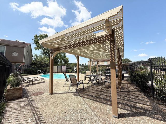 1860 White Oak Drive 376, Houston, TX 77009