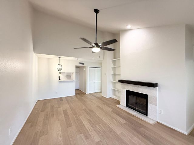 1860 White Oak Drive 376, Houston, TX 77009