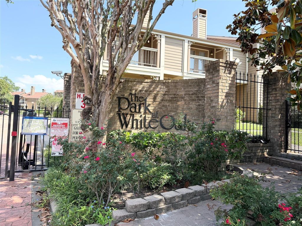 1860 White Oak Drive 376, Houston, TX 77009