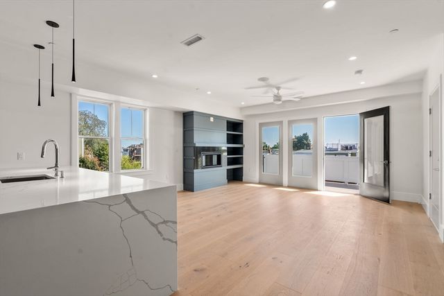 527 East 7th Street 5, Boston, MA 02127