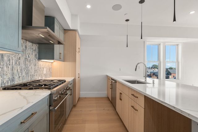 527 East 7th Street 5, Boston, MA 02127