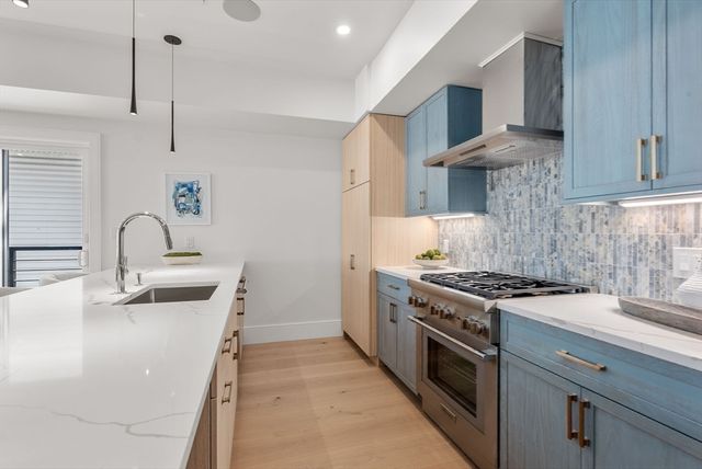 527 East 7th Street 5, Boston, MA 02127