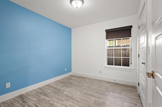 1319 W Gandy Street, Denison, TX 75020