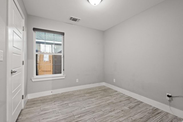 1319 W Gandy Street, Denison, TX 75020