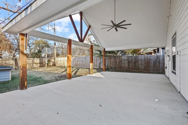 1319 W Gandy Street, Denison, TX 75020