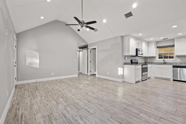 1319 W Gandy Street, Denison, TX 75020