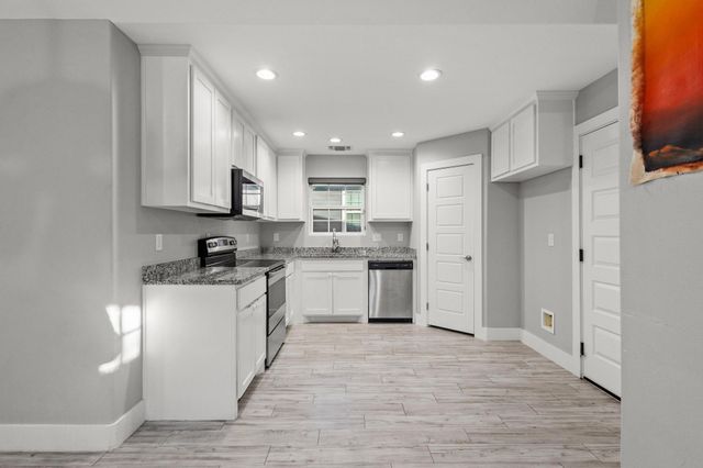 1319 W Gandy Street, Denison, TX 75020