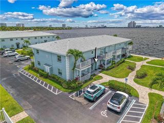 3332 N Key DR 2, North Fort Myers, FL 33903