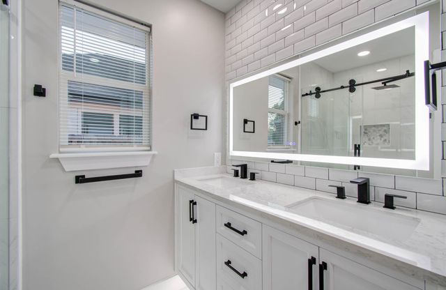 3222 Berry Street, Houston, TX 77004