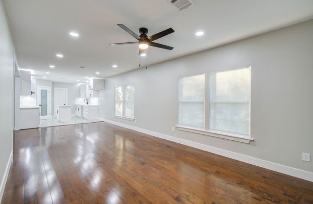 3222 Berry Street, Houston, TX 77004