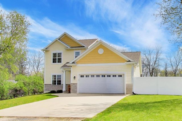 N2392 Mildred STREET, Delavan, WI 53115