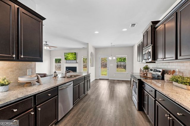 184 Amelia Drive, Byron, GA 31008