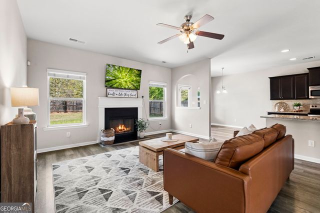 184 Amelia Drive, Byron, GA 31008