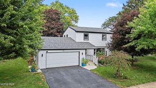 401 Orchard View Drive, Maumee, OH 43537