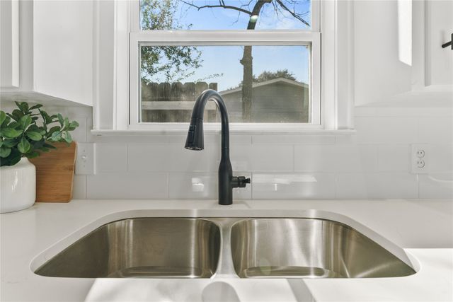 919 Fairway Road, Woodway, TX 76712