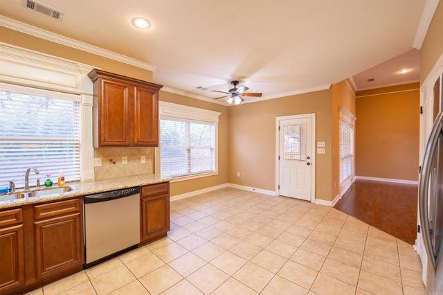 19 Waters Edge Drive, Little Rock, AR 72204