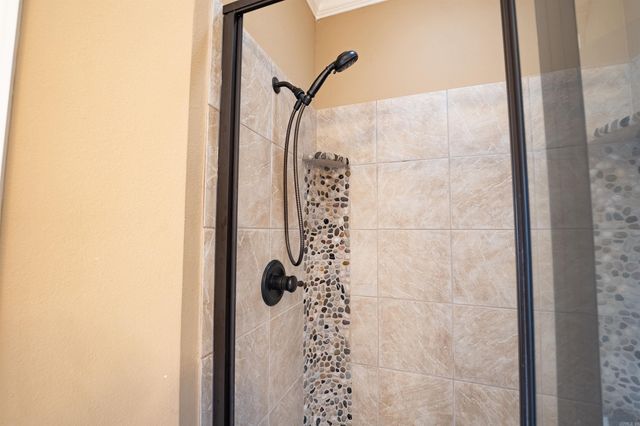 19 Waters Edge Drive, Little Rock, AR 72204