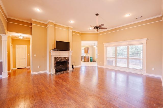 19 Waters Edge Drive, Little Rock, AR 72204