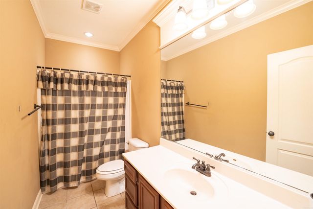 19 Waters Edge Drive, Little Rock, AR 72204