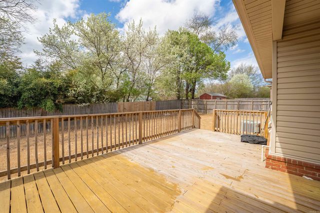 19 Waters Edge Drive, Little Rock, AR 72204