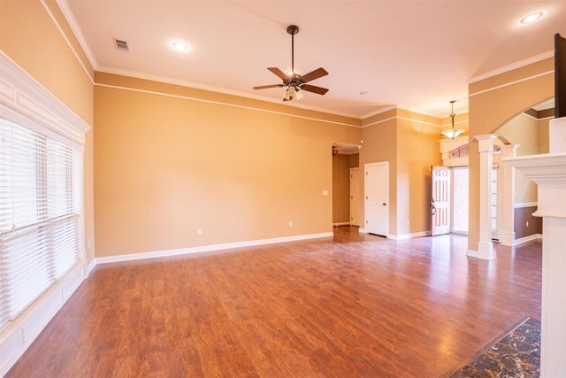 19 Waters Edge Drive, Little Rock, AR 72204